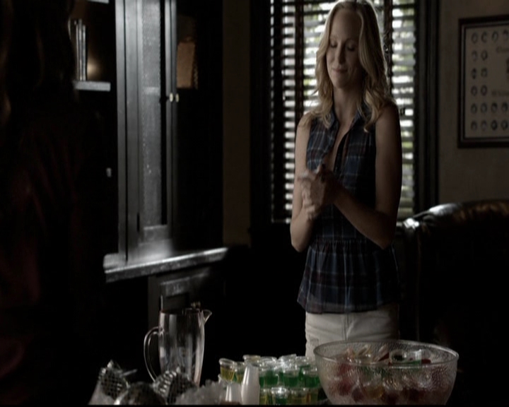 VampireDiariesWorld-dot-org_5x08DeadManOnCampus0569.jpg