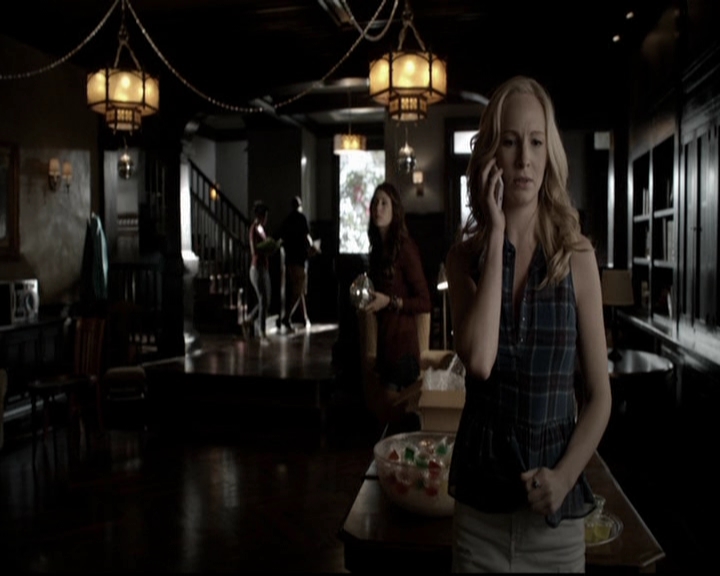 VampireDiariesWorld-dot-org_5x08DeadManOnCampus0580.jpg