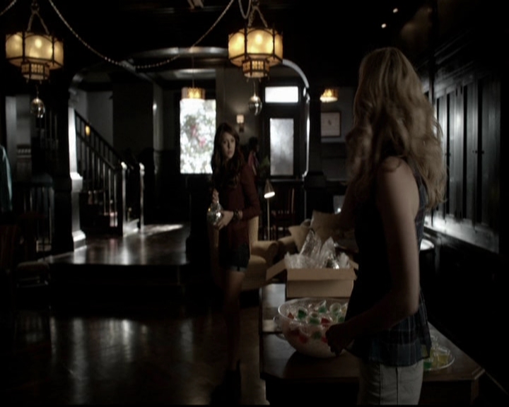 VampireDiariesWorld-dot-org_5x08DeadManOnCampus0583.jpg