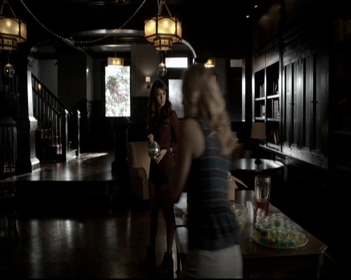 VampireDiariesWorld-dot-org_5x08DeadManOnCampus0584.jpg