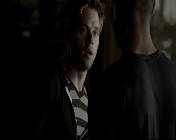 VampireDiariesWorld-dot-org_5x08DeadManOnCampus0603.jpg