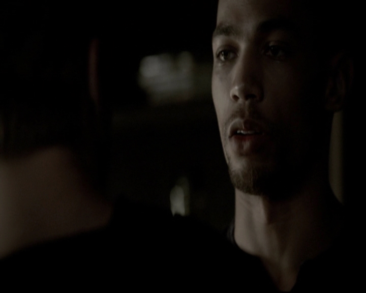 VampireDiariesWorld-dot-org_5x08DeadManOnCampus0604.jpg