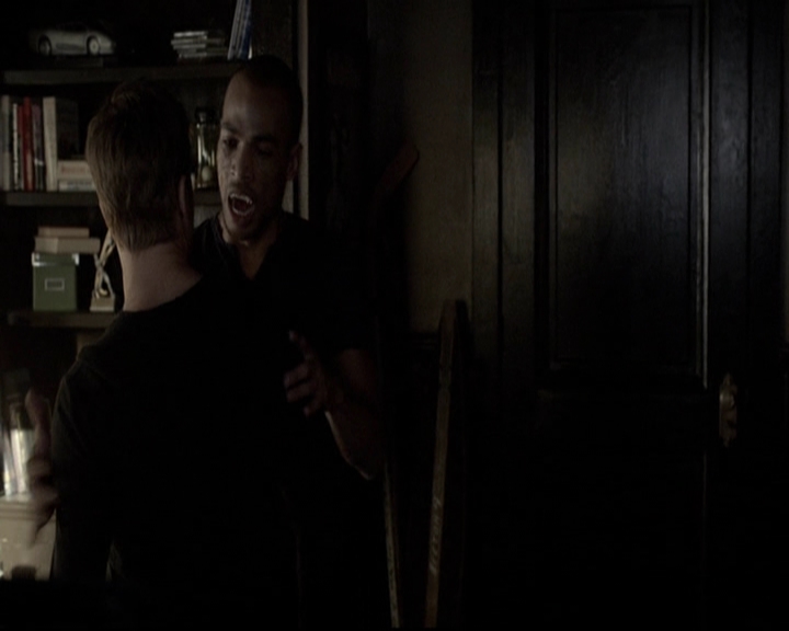 VampireDiariesWorld-dot-org_5x08DeadManOnCampus0605.jpg