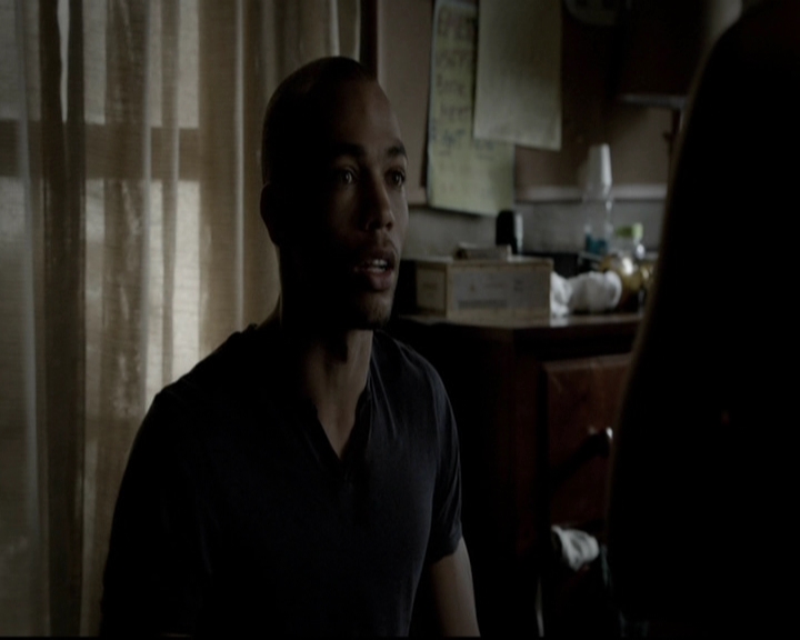 VampireDiariesWorld-dot-org_5x08DeadManOnCampus0627.jpg