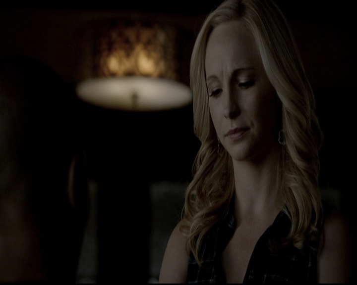 VampireDiariesWorld-dot-org_5x08DeadManOnCampus0636.jpg