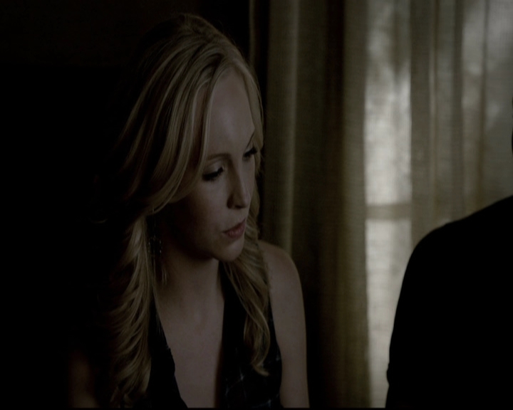 VampireDiariesWorld-dot-org_5x08DeadManOnCampus0646.jpg