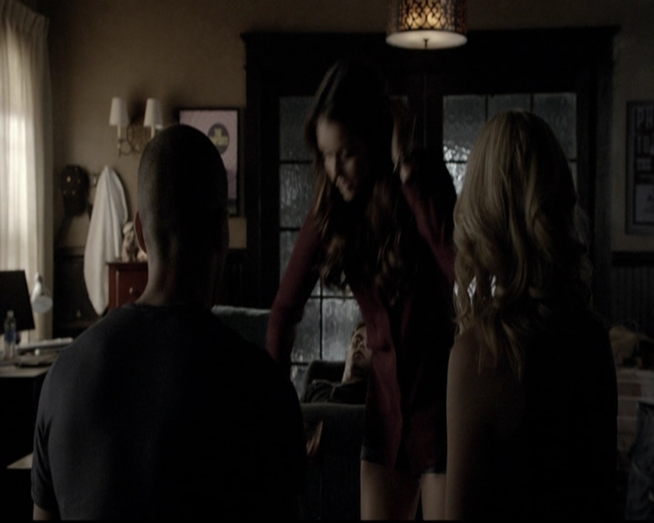 VampireDiariesWorld-dot-org_5x08DeadManOnCampus0661.jpg VampireDiariesWorld-dot-org_5x08DeadManOnCampus0661.jpg