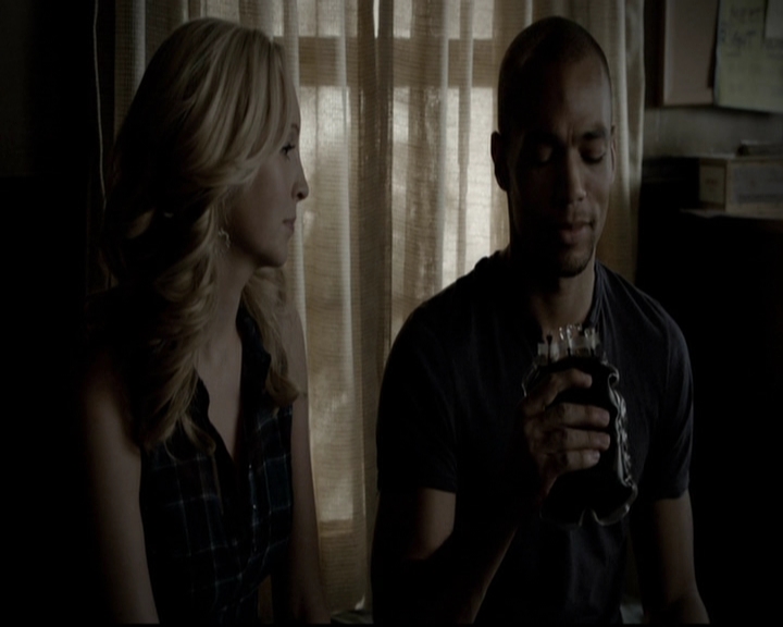 VampireDiariesWorld-dot-org_5x08DeadManOnCampus0676.jpg VampireDiariesWorld-dot-org_5x08DeadManOnCampus0676.jpg