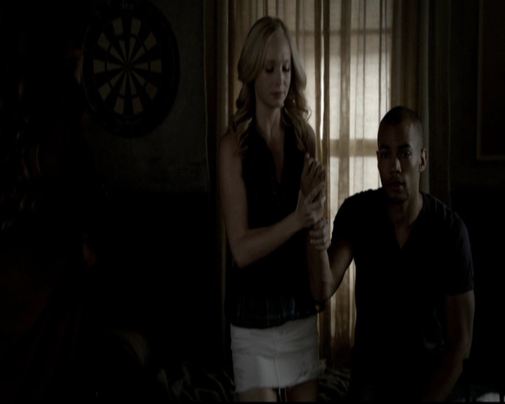 VampireDiariesWorld-dot-org_5x08DeadManOnCampus0703.jpg VampireDiariesWorld-dot-org_5x08DeadManOnCampus0703.jpg