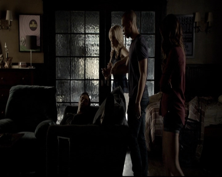 VampireDiariesWorld-dot-org_5x08DeadManOnCampus0706.jpg