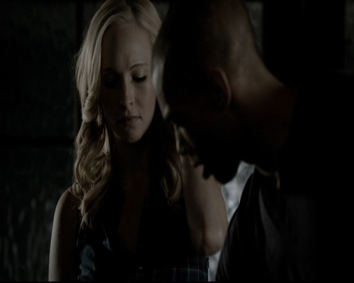 VampireDiariesWorld-dot-org_5x08DeadManOnCampus0712.jpg