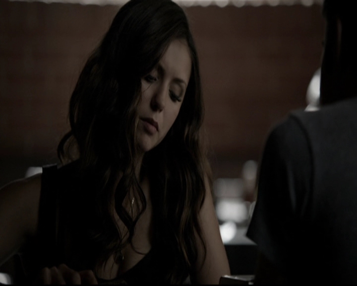 VampireDiariesWorld-dot-org_5x08DeadManOnCampus0752.jpg