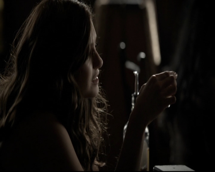 VampireDiariesWorld-dot-org_5x08DeadManOnCampus0800.jpg