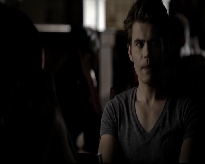 VampireDiariesWorld-dot-org_5x08DeadManOnCampus0802.jpg