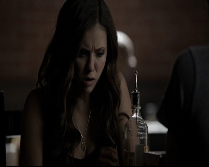 VampireDiariesWorld-dot-org_5x08DeadManOnCampus0804.jpg