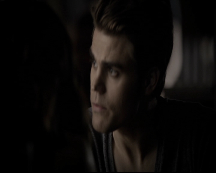 VampireDiariesWorld-dot-org_5x08DeadManOnCampus0811.jpg