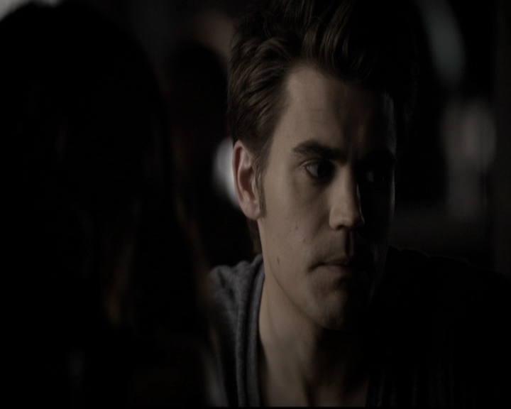 VampireDiariesWorld-dot-org_5x08DeadManOnCampus0813.jpg