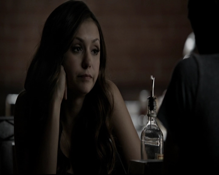 VampireDiariesWorld-dot-org_5x08DeadManOnCampus0815.jpg