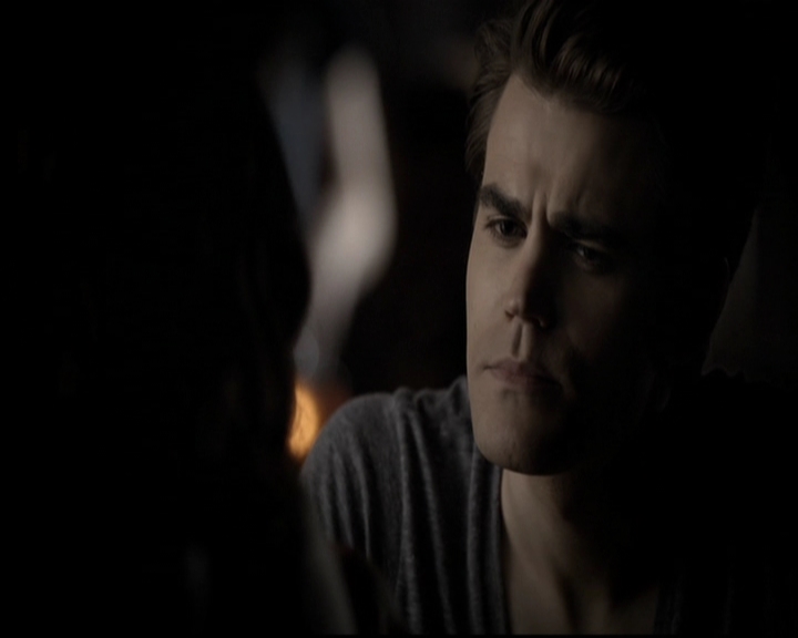 VampireDiariesWorld-dot-org_5x08DeadManOnCampus0817.jpg