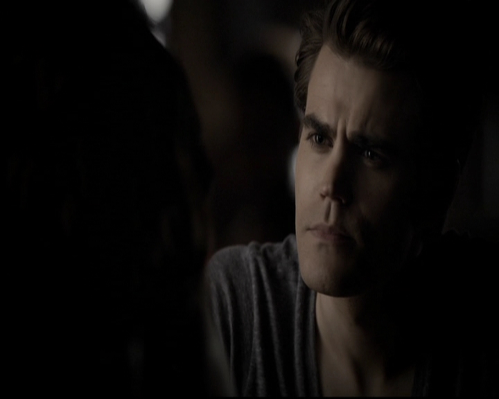 VampireDiariesWorld-dot-org_5x08DeadManOnCampus0818.jpg