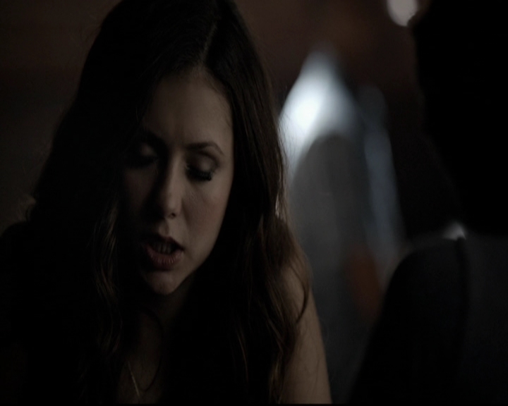 VampireDiariesWorld-dot-org_5x08DeadManOnCampus0821.jpg