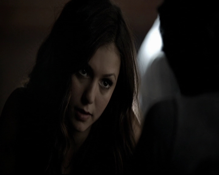 VampireDiariesWorld-dot-org_5x08DeadManOnCampus0825.jpg