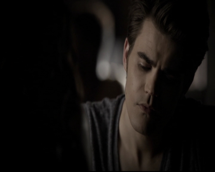 VampireDiariesWorld-dot-org_5x08DeadManOnCampus0828.jpg