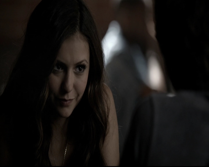 VampireDiariesWorld-dot-org_5x08DeadManOnCampus0831.jpg