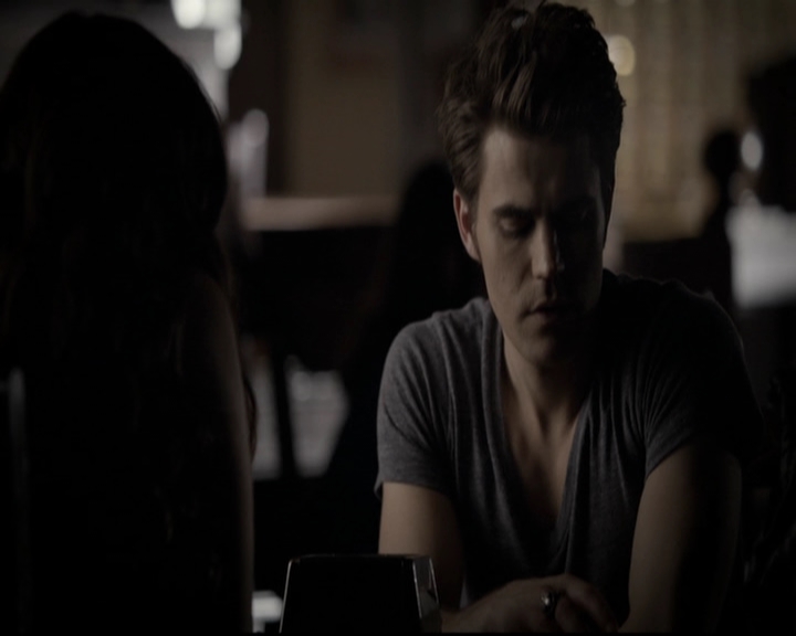 VampireDiariesWorld-dot-org_5x08DeadManOnCampus0833.jpg