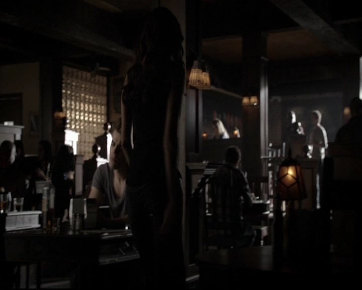 VampireDiariesWorld-dot-org_5x08DeadManOnCampus0853.jpg