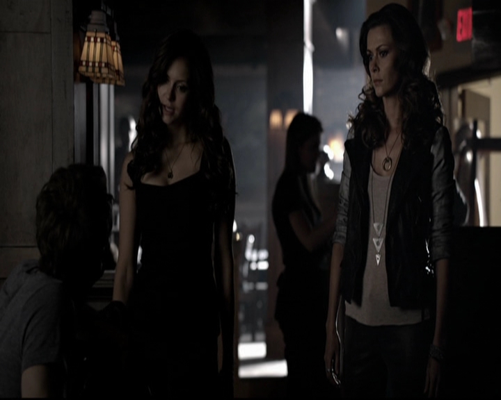 VampireDiariesWorld-dot-org_5x08DeadManOnCampus0865.jpg