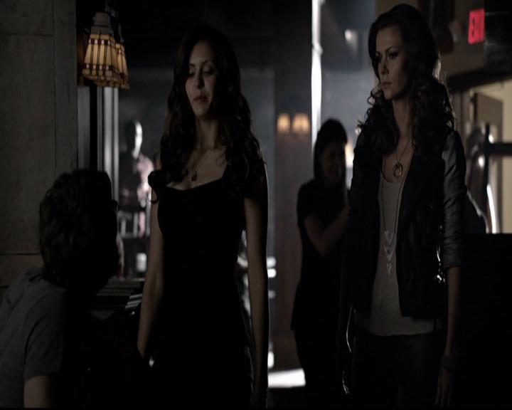 VampireDiariesWorld-dot-org_5x08DeadManOnCampus0866.jpg