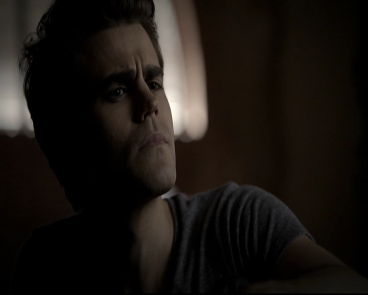 VampireDiariesWorld-dot-org_5x08DeadManOnCampus0870.jpg