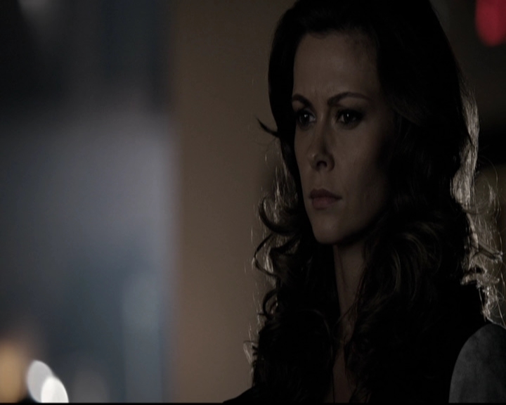 VampireDiariesWorld-dot-org_5x08DeadManOnCampus0871.jpg