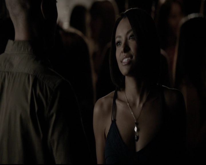 VampireDiariesWorld-dot-org_5x08DeadManOnCampus0879.jpg