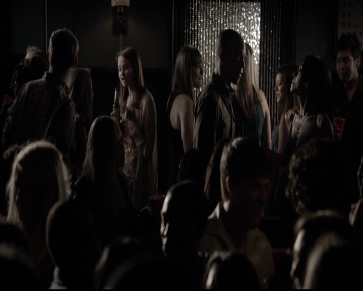 VampireDiariesWorld-dot-org_5x08DeadManOnCampus0887.jpg