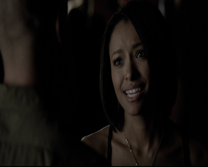 VampireDiariesWorld-dot-org_5x08DeadManOnCampus0893.jpg