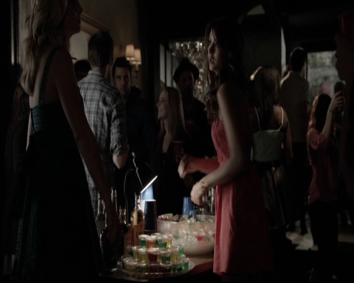 VampireDiariesWorld-dot-org_5x08DeadManOnCampus0919.jpg