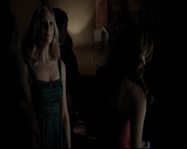 VampireDiariesWorld-dot-org_5x08DeadManOnCampus0921.jpg