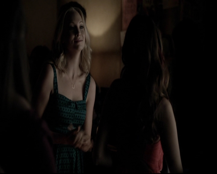 VampireDiariesWorld-dot-org_5x08DeadManOnCampus0925.jpg