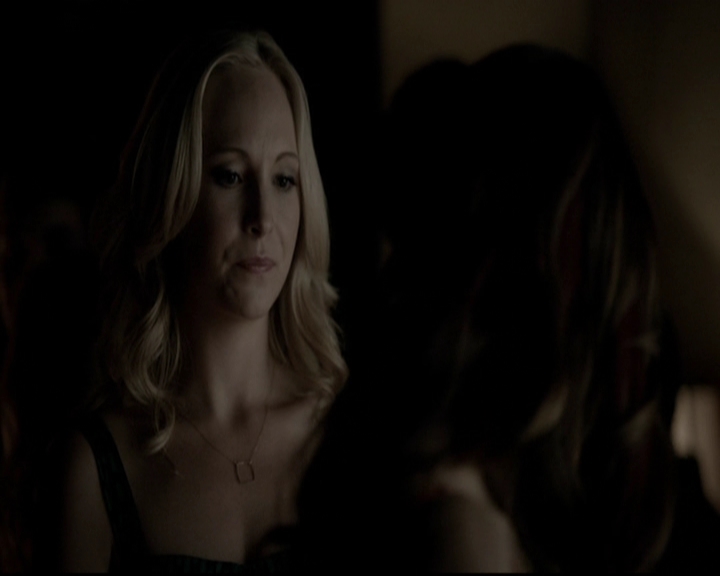 VampireDiariesWorld-dot-org_5x08DeadManOnCampus0928.jpg