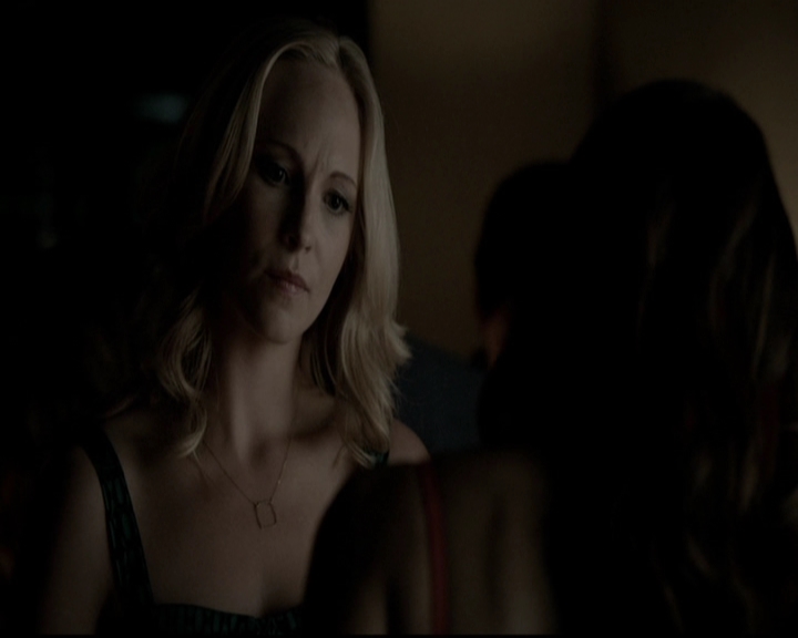 VampireDiariesWorld-dot-org_5x08DeadManOnCampus0935.jpg