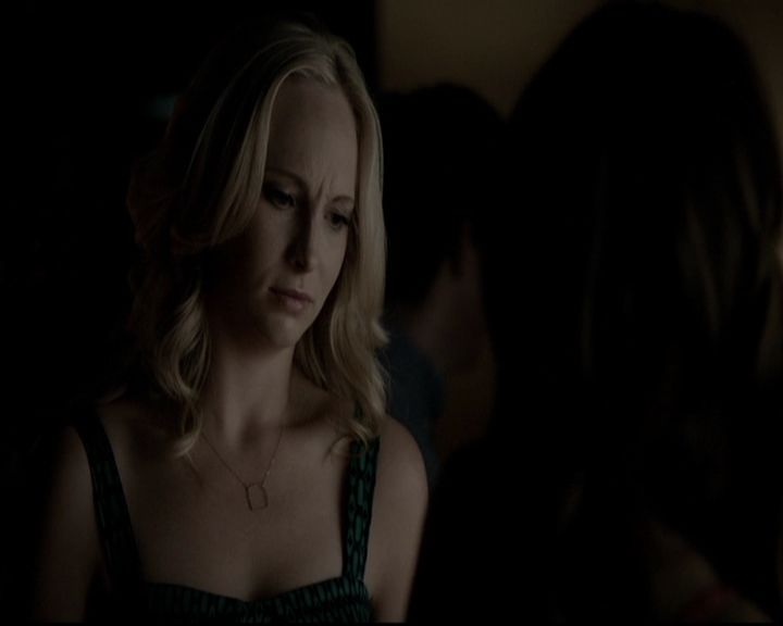 VampireDiariesWorld-dot-org_5x08DeadManOnCampus0937.jpg