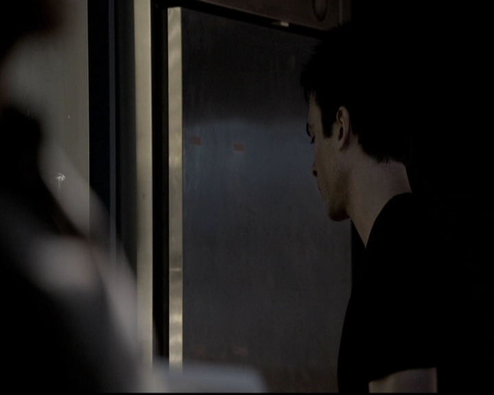 VampireDiariesWorld-dot-org_5x08DeadManOnCampus0960.jpg