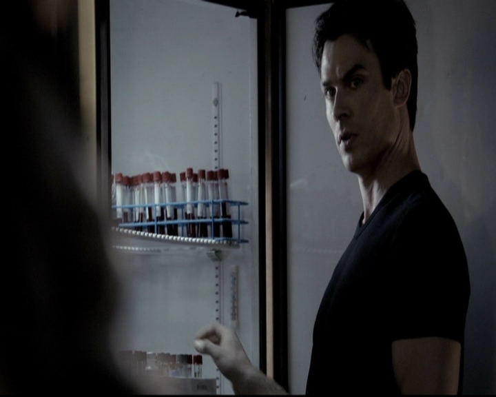 VampireDiariesWorld-dot-org_5x08DeadManOnCampus0964.jpg