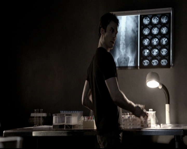 VampireDiariesWorld-dot-org_5x08DeadManOnCampus0973.jpg