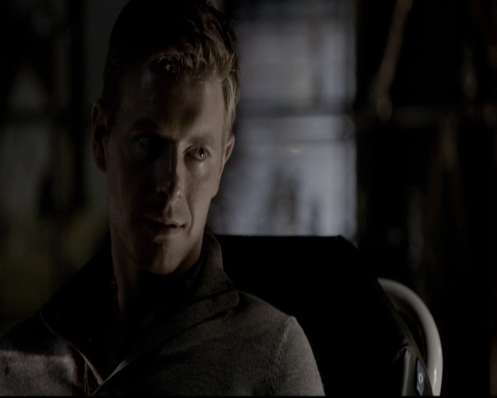 VampireDiariesWorld-dot-org_5x08DeadManOnCampus0975.jpg