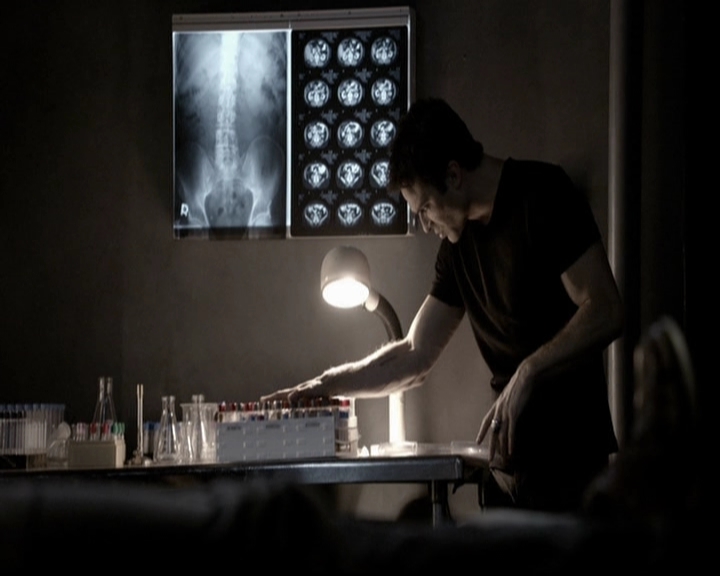 VampireDiariesWorld-dot-org_5x08DeadManOnCampus0983.jpg