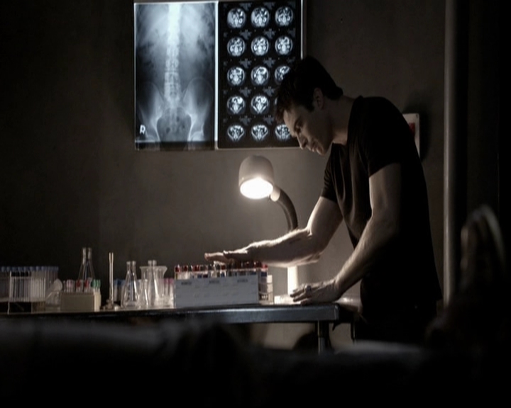 VampireDiariesWorld-dot-org_5x08DeadManOnCampus0984.jpg