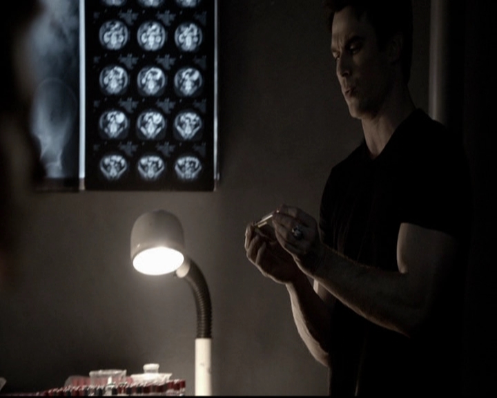 VampireDiariesWorld-dot-org_5x08DeadManOnCampus0993.jpg